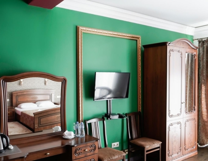 Номер полулюкс с 1 двуспальной кроватью - Отель «Каракас» Сухум